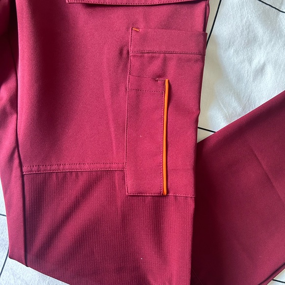 Helly Hansen Scrub Set - Picture 14 of 17